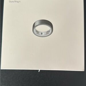 New unopened Oura Ring 4 in black size 7